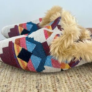 Flat mule universal multicolor,Theread Litzy mint condition, size 8.5